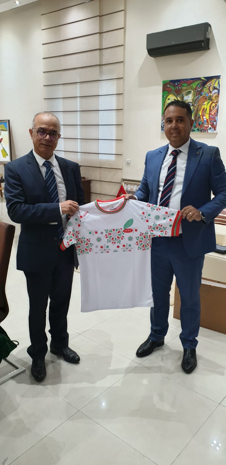M. Chakib Benmoussa reçoit le Président de la Fédération Royale Marocaine de Rugby