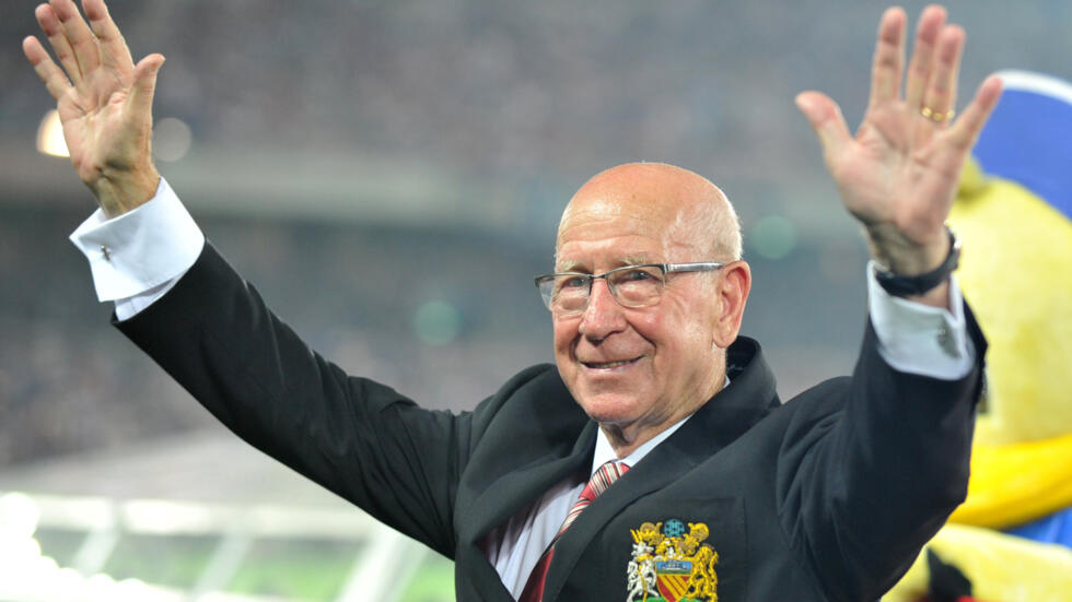 Le ballon rond en deuil : L'Angleterre perd son héros Bobby Charlton, le foot un éternel gentleman