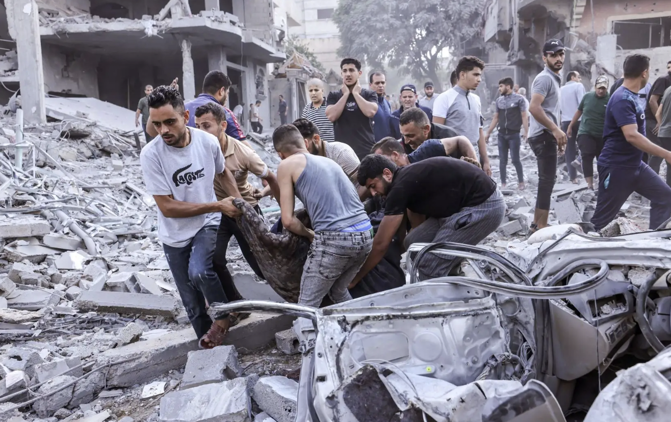Les raids se poursuivent, la liste des morts s’allonge à Gaza