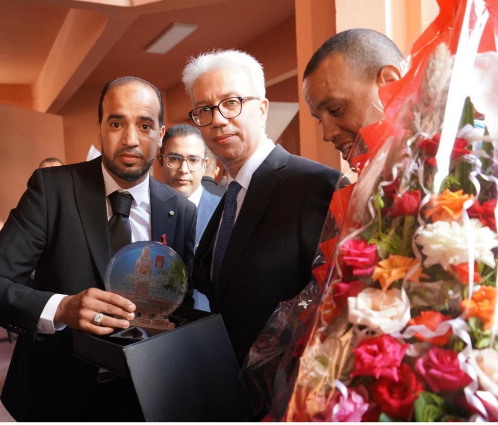 L'Association des supporters du KACM rend hommage à l'ancien wali de la région Marrakech-Safi