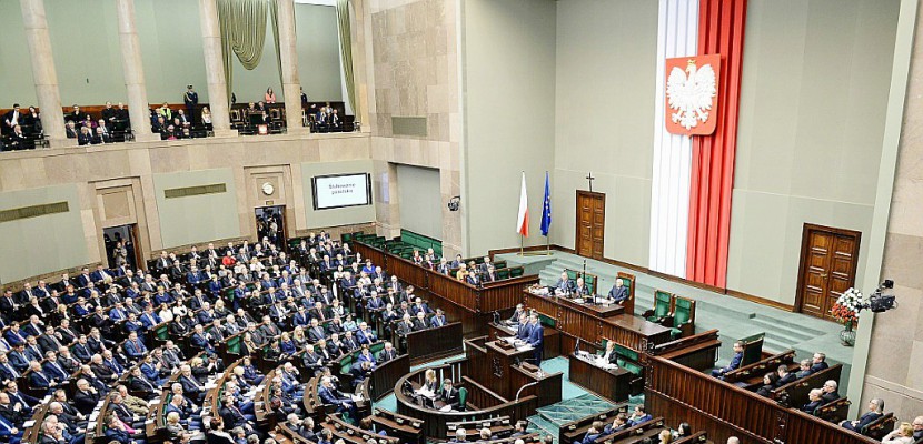 Pologne : le Parlement tient sa première session avant la formation du nouveau gouvernement  Pologne : le Parlement tient sa première session avant la formation du nouveau gouvernement