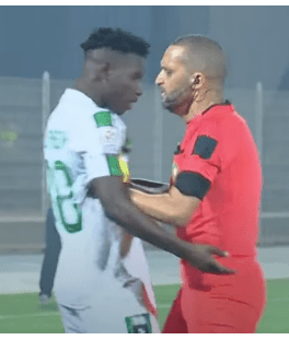 Botola D1 / J10:  l'arbitre international Redouane Jiyed pique une crise de nerf à ...Berrechid ! Botola D1 / J10:  l'arbitre international Redouane Jiyed pique une crise de nerf à ...Berrechid !