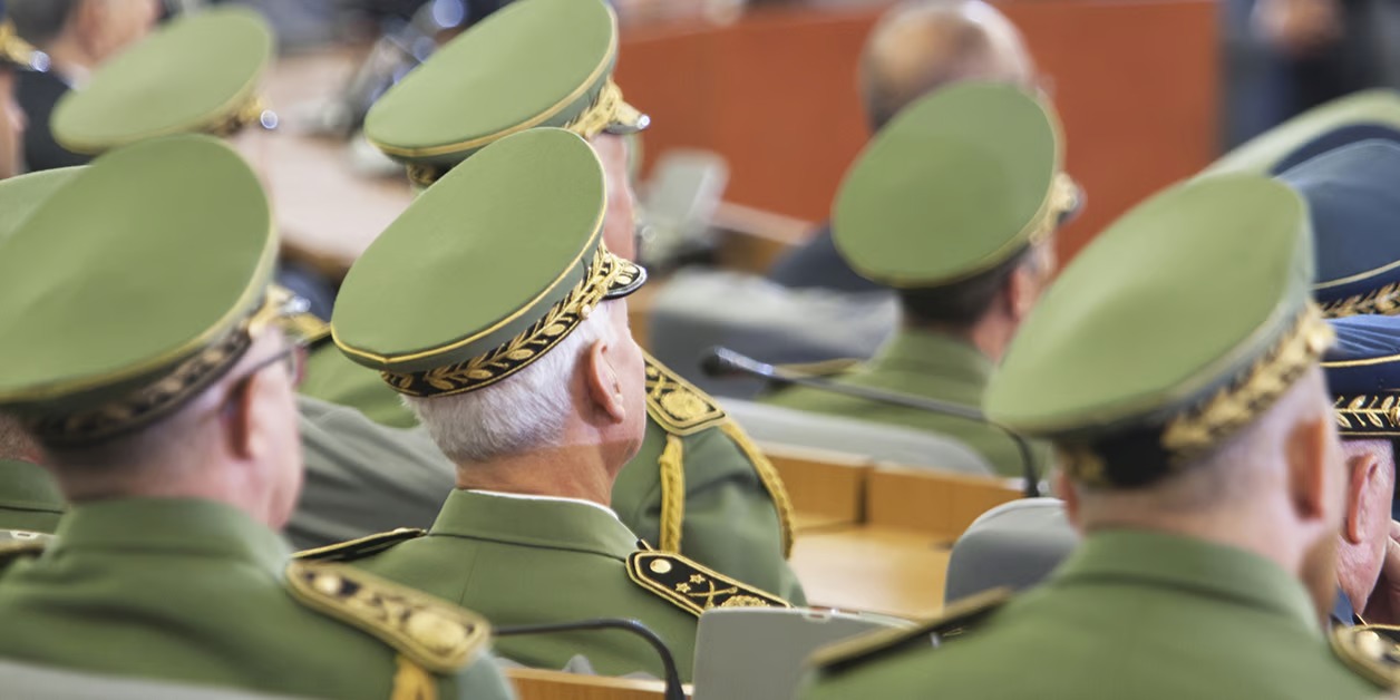 Algérie : Une régularisation de 240.000 dollars pour le contrôleur général de l’armée