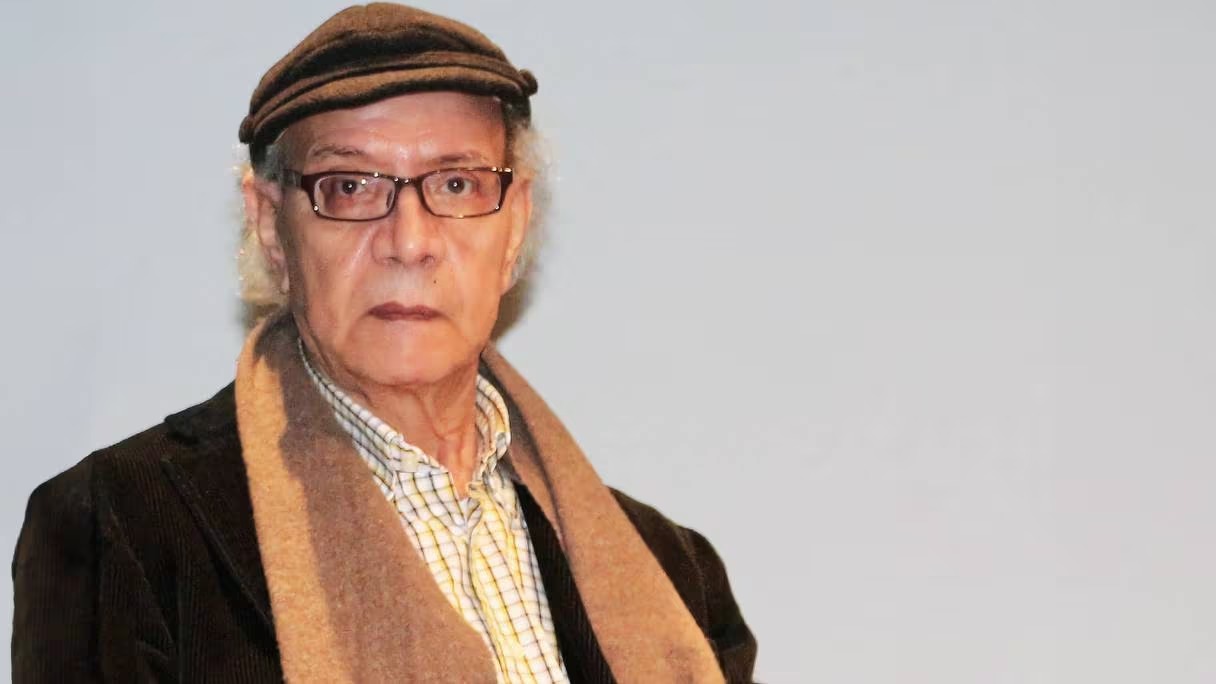 Le poète trouble par des sorties belles comme une belle rime. Le poète trouble par des sorties belles comme une belle rime.