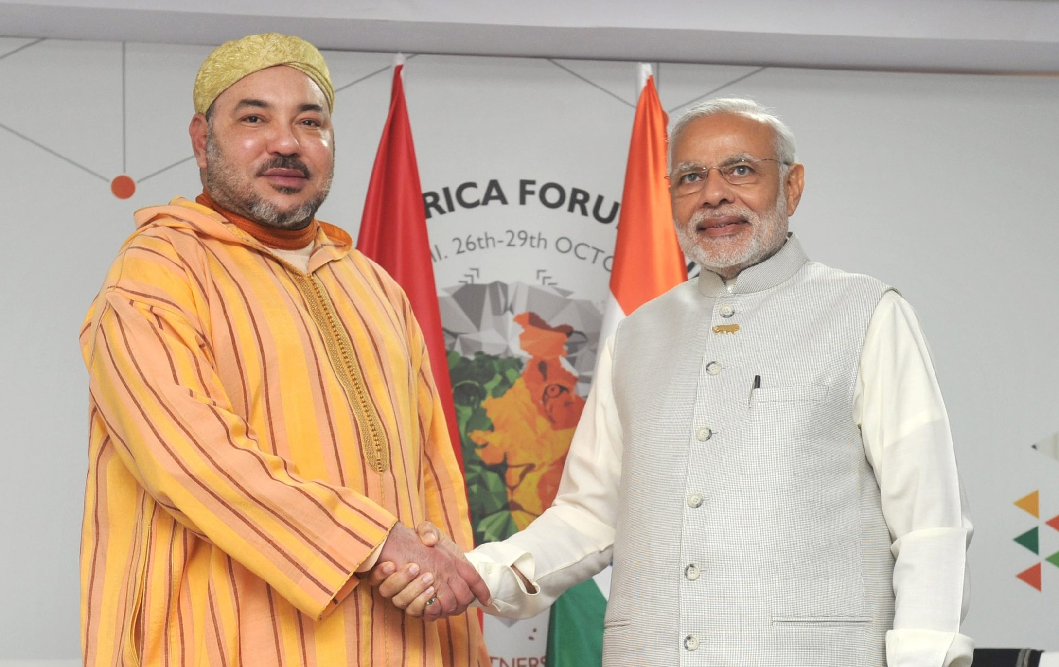 Entretien entre Narendra Modi, Premier ministre de la République d'Inde, et le Roi Mohammed VI, en visite à New Delhi pour le troisième sommet du Forum Inde- Afrique (25-30 octobre 2015).