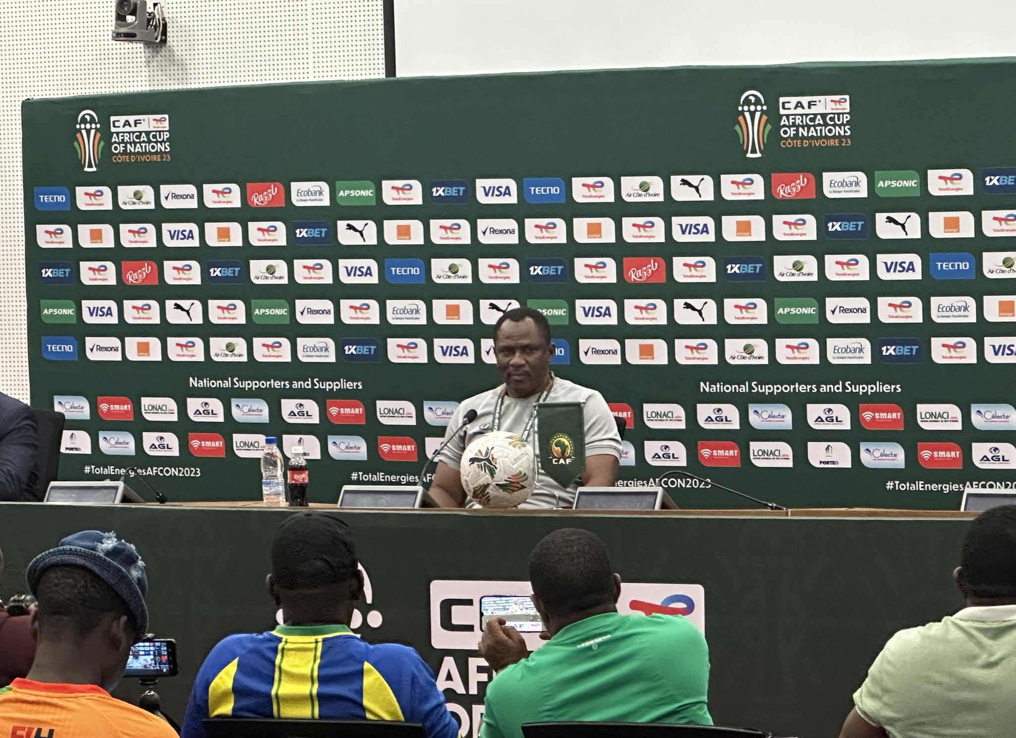 En mission dans cette CAN 2023, le nouveau coach intérimaire Hemed Moroko relève le défi de guider les Taifa Stars dans le groupe des Lions de l'Atlas !