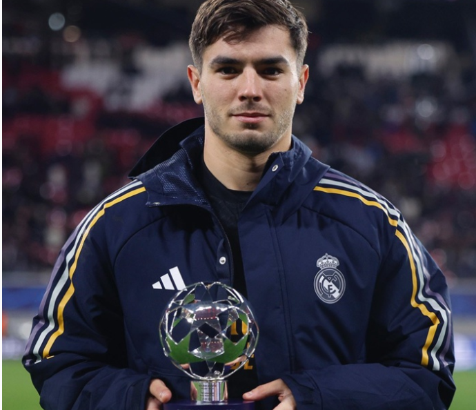 Diaz a livré un grand match et a été l'auteur d'un somptueux  but à la Messi ! Diaz a livré un grand match et a été l'auteur d'un somptueux  but à la Messi !