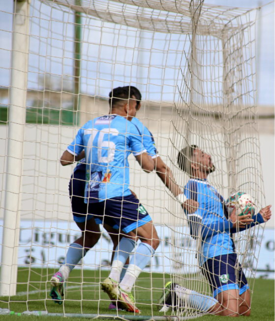 Le KAC s'accoche plus que jamais aux filets menant à la D2 du Botola.
