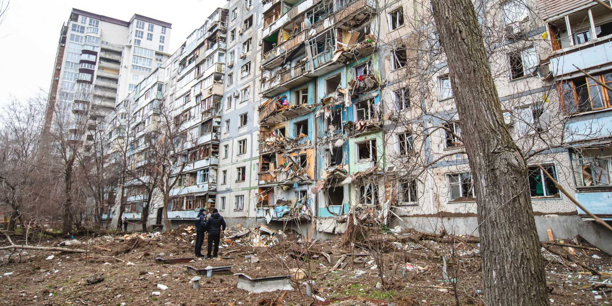 Frappes russes massives en Ukraine, la Russie admet être en "état de guerre" Frappes russes massives en Ukraine, la Russie admet être en "état de guerre"