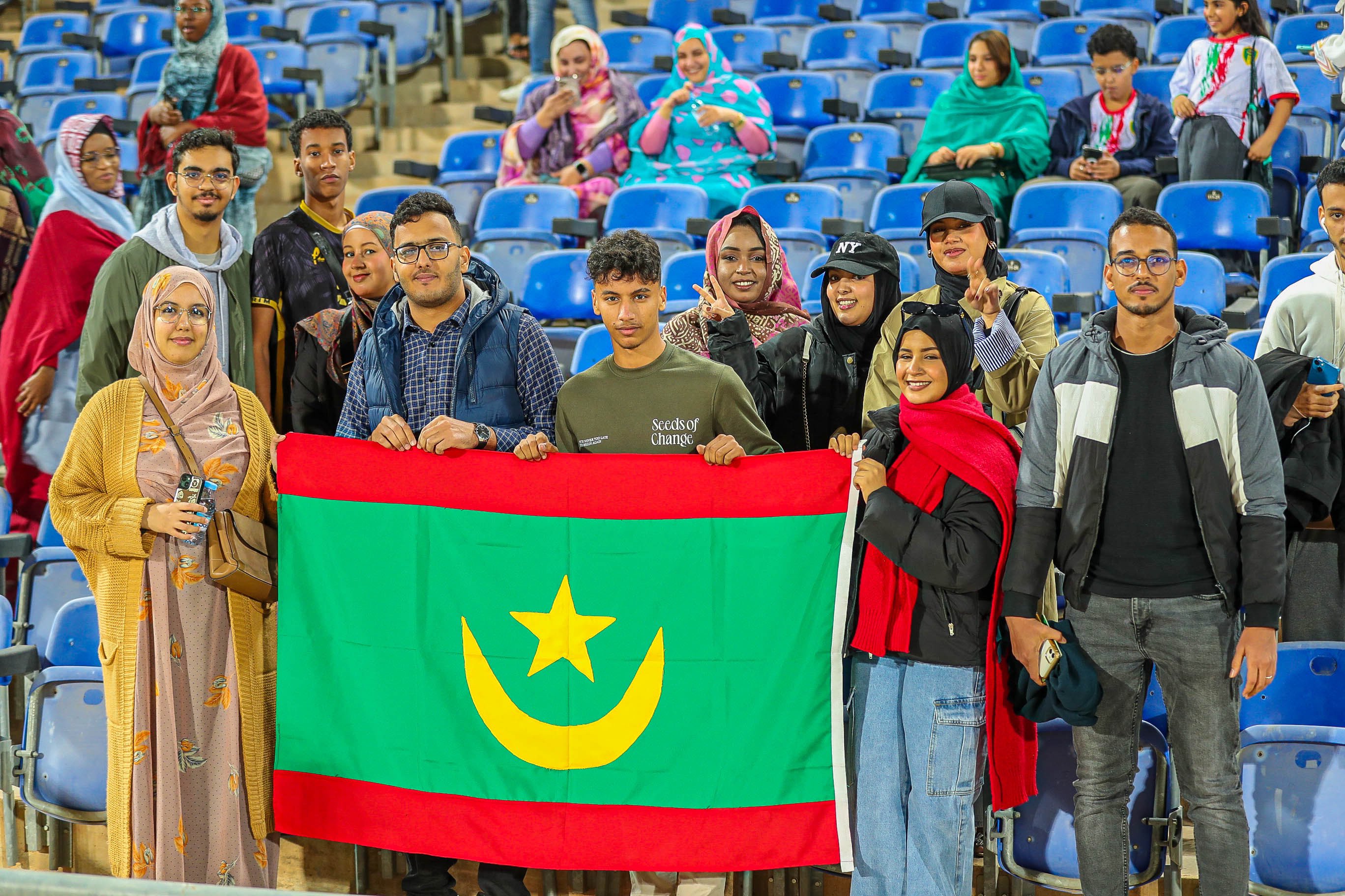 Des supporters mauritaniens presents au grand stade de Marrakech pour soutenir leur équipe nationale