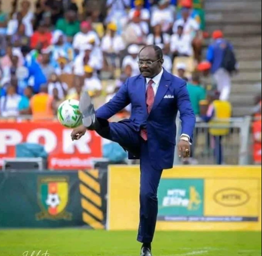 Une photo de l’homme fort aux manettes du Sports au Cameroun , le ministre  Narcisse Mouelle  qui défie Samuel Eto'o !
