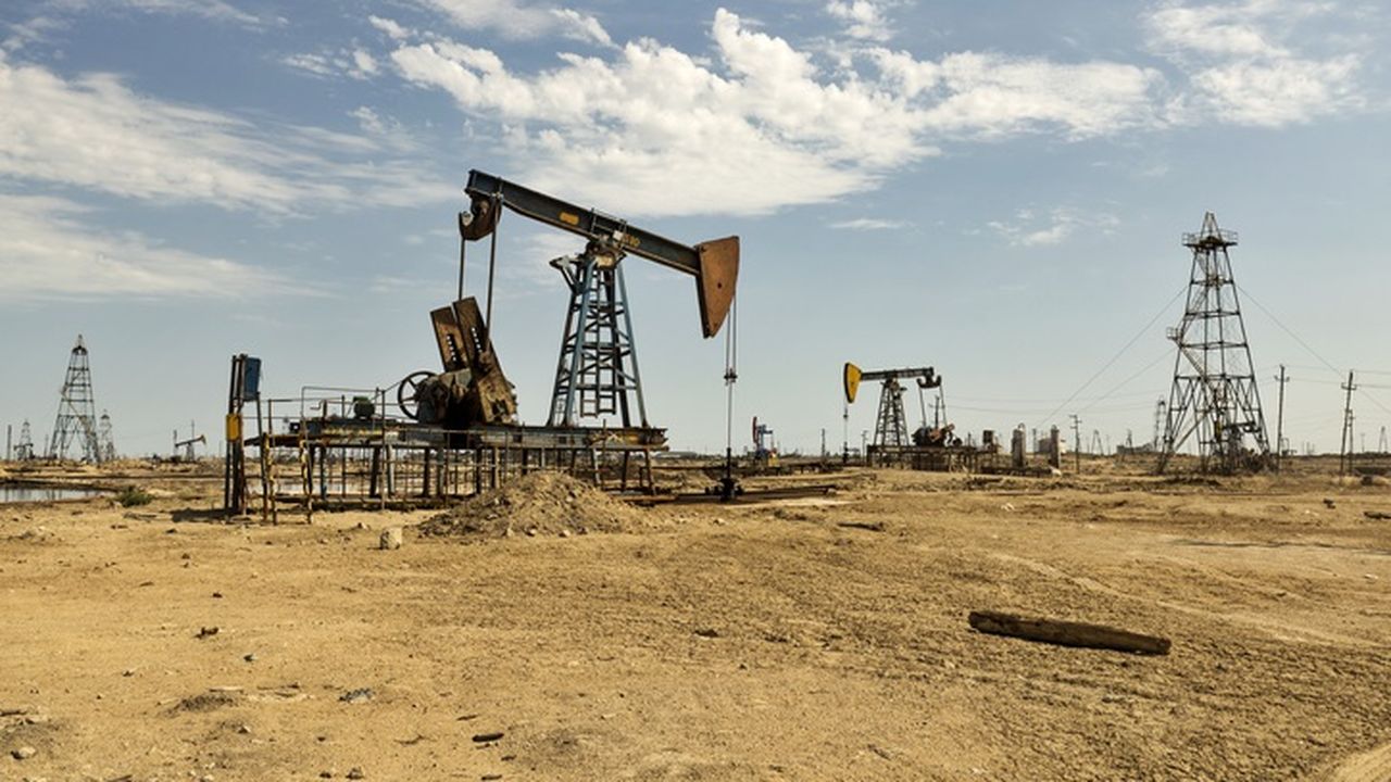 La Russie réduira sa production de pétrole à 9 millions de bpj en juin