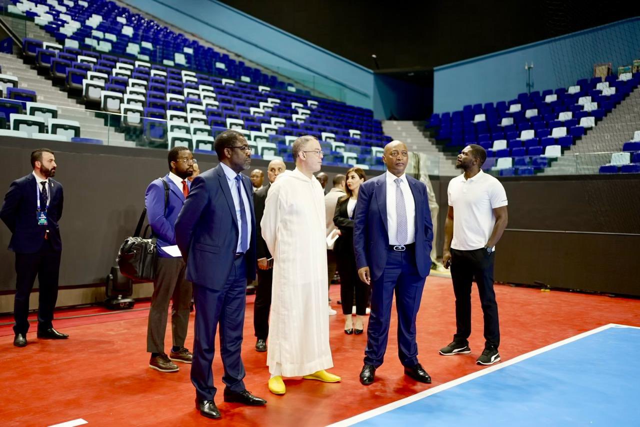 CAN Futsal Rabat 2024: M. Motsepe et M. Lekjaa en visite à la Salle du Complexe Sportif Prince Moulay Abdellah.