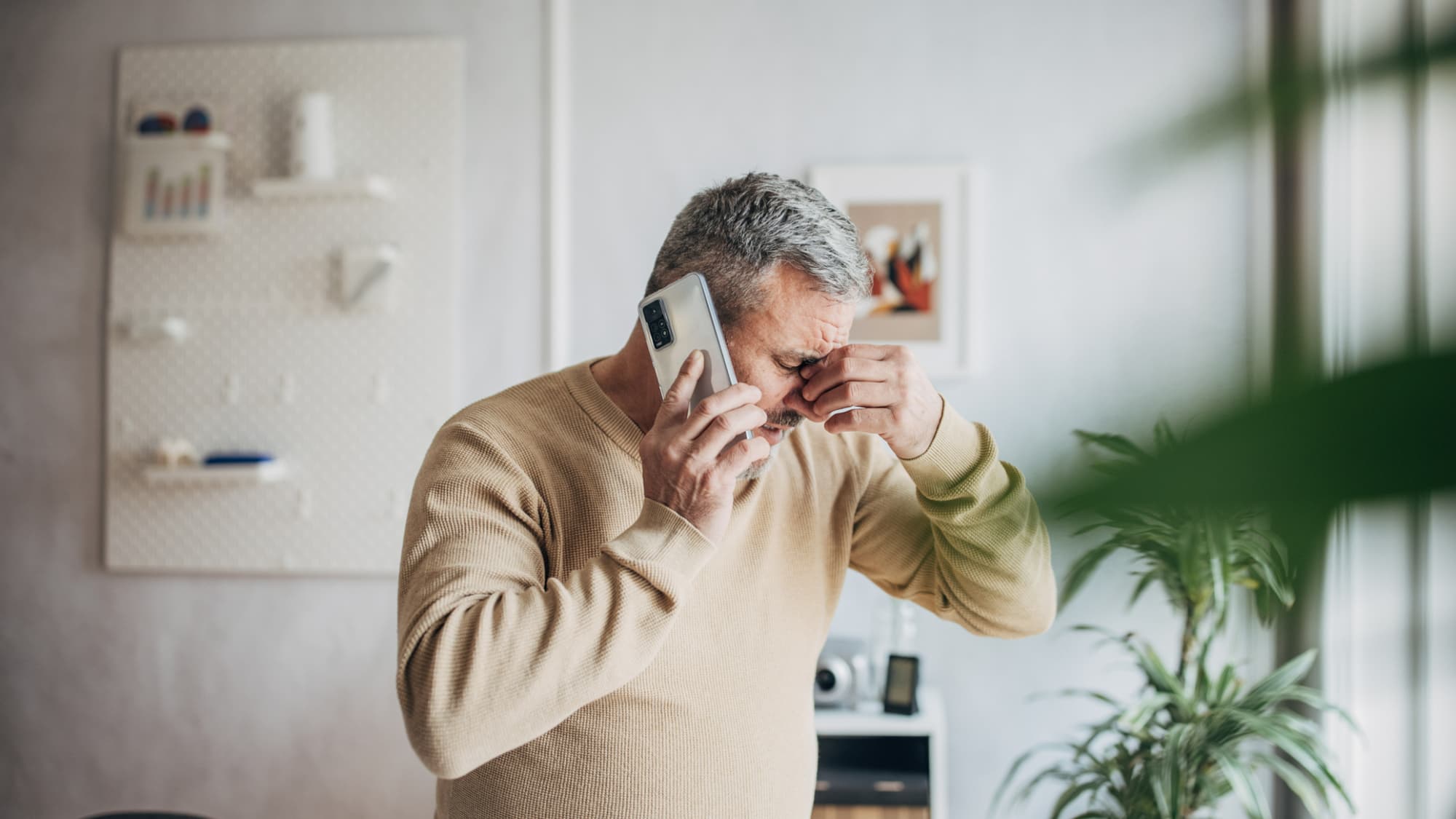 Appearance of “LookUp” to end unwanted calls