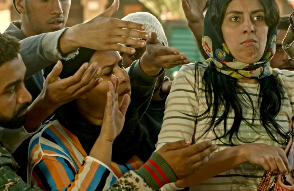 « MOROCCAN BADASS GIRL » : Hicham Lasri et le surréalisme au service de l'audace narrative « MOROCCAN BADASS GIRL » : Hicham Lasri et le surréalisme au service de l'audace narrative