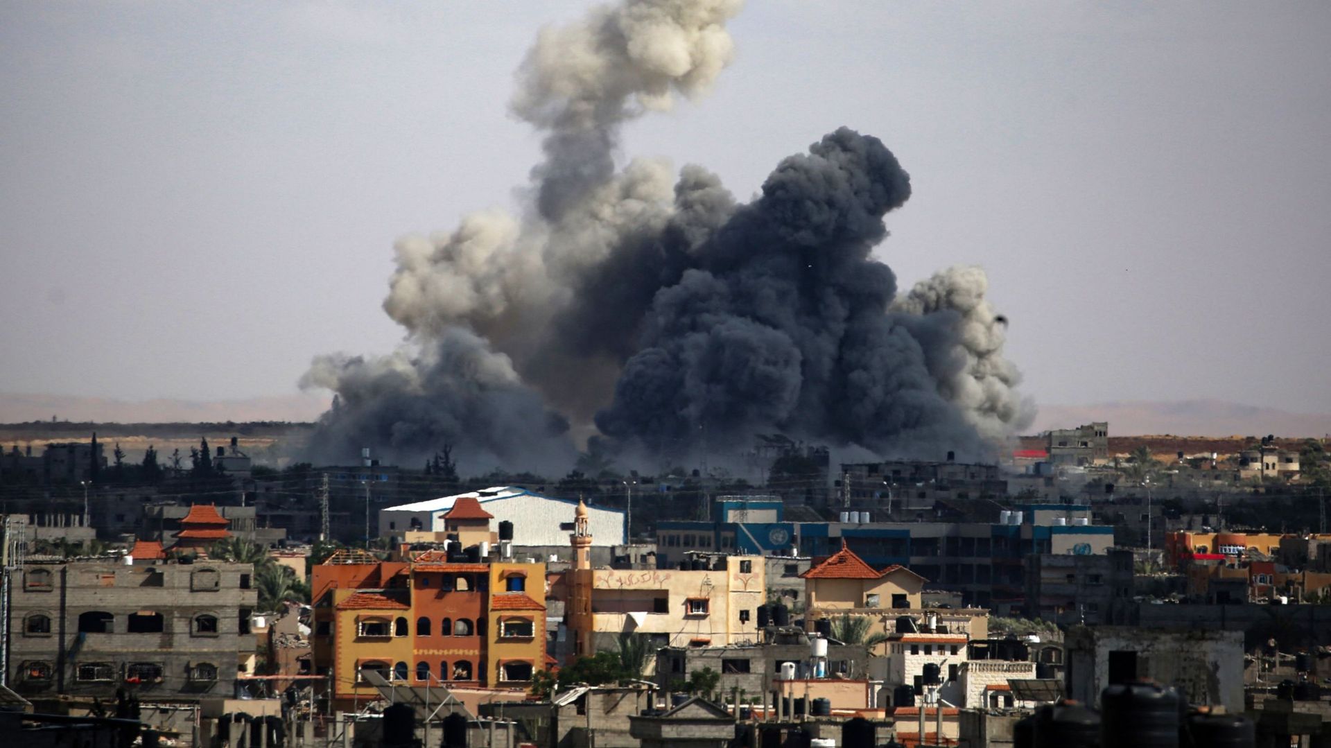 Hamas accepts truce proposal, Israel bombs Rafah