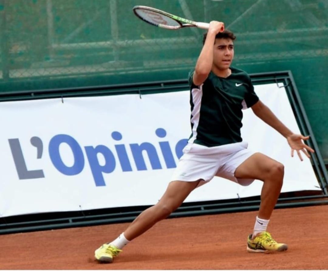 Réda Bennani dans ses œuvres. Réda Bennani dans ses œuvres.