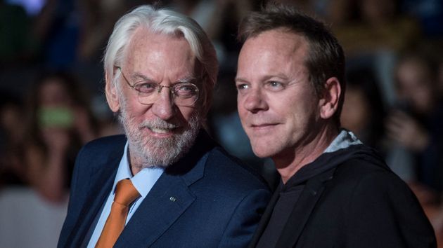 Les deux Sutherland, Donald et Kiefer, père et fils.