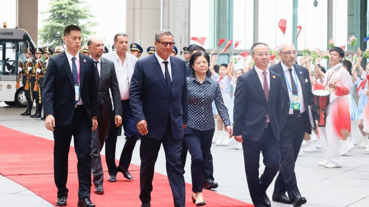 Akhannouch arrive à Pékin pour représenter Sa Majesté le Roi au Sommet du Forum sur la coopération sino-africaine Akhannouch arrive à Pékin pour représenter Sa Majesté le Roi au Sommet du Forum sur la coopération sino-africaine