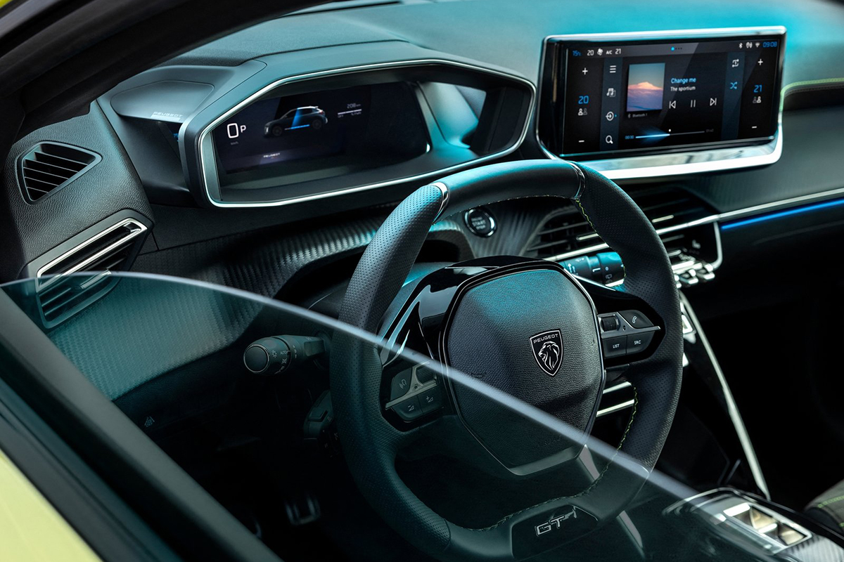 Citadine - Peugeot 208 Hybrid e-DCS6 Allure, 100 chevaux et accessible