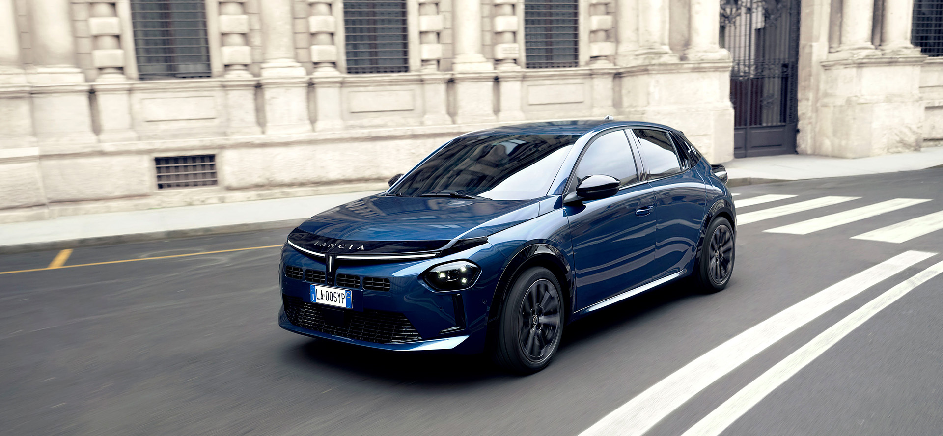 Citadine - Lancia Ypsilon hybride 100 LX, effet haut de gamme Citadine - Lancia Ypsilon hybride 100 LX, effet haut de gamme