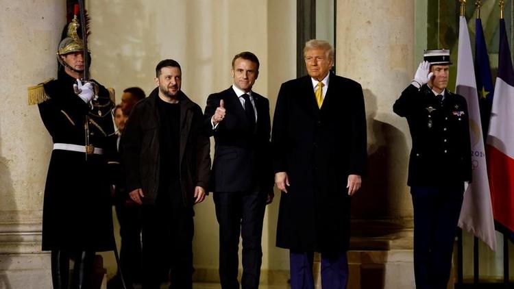  Trump et Zelensky parlent de la paix en Ukraine lors d'une rencontre à Paris 