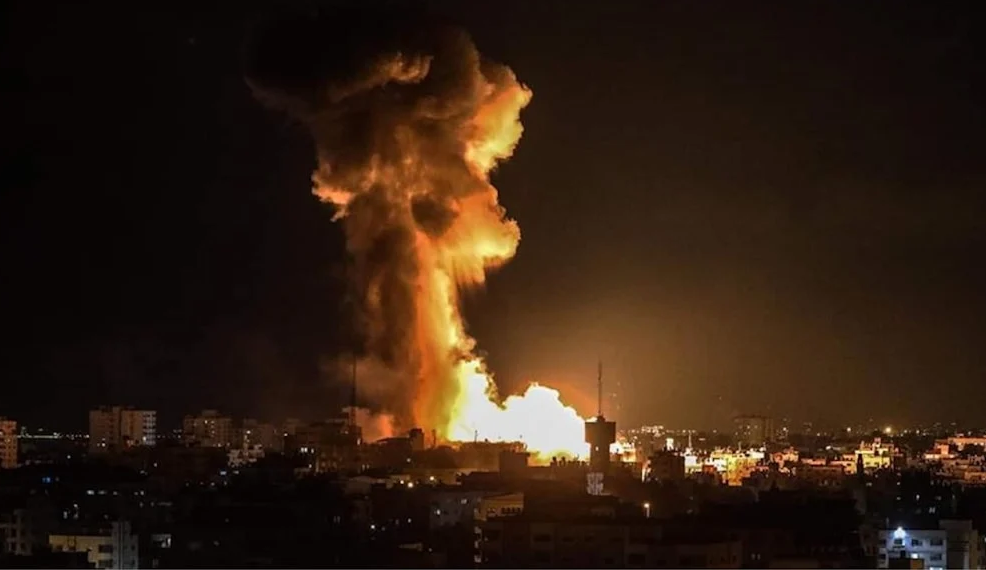 Yémen : Frappes américano-britanniques sur le ministère de la Défense Yémen : Frappes américano-britanniques sur le ministère de la Défense