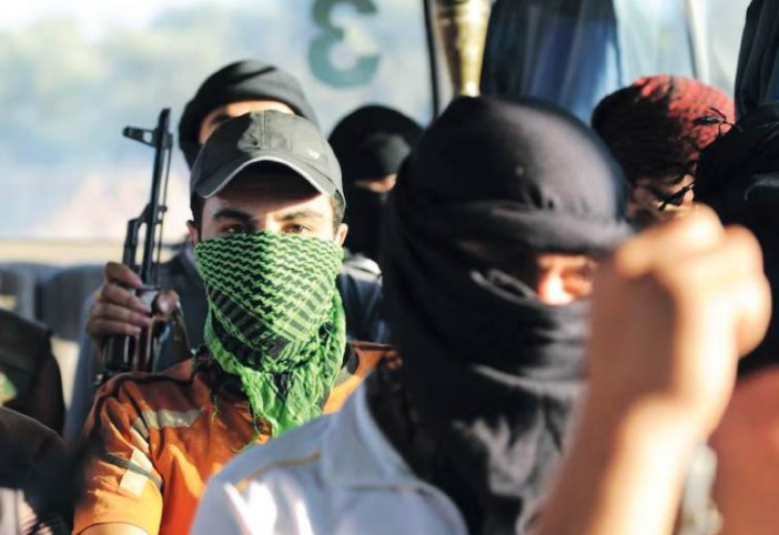 591 Marocains croupiraient encore dans les geôles syriennes, selon les dernières estimations. 591 Marocains croupiraient encore dans les geôles syriennes, selon les dernières estimations.