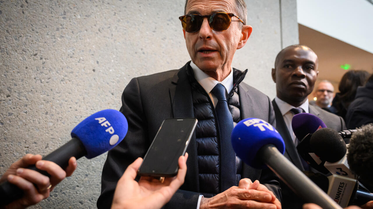 Six influenceurs algériens ou franco-algérien visés par des procédures en France Six influenceurs algériens ou franco-algérien visés par des procédures en France