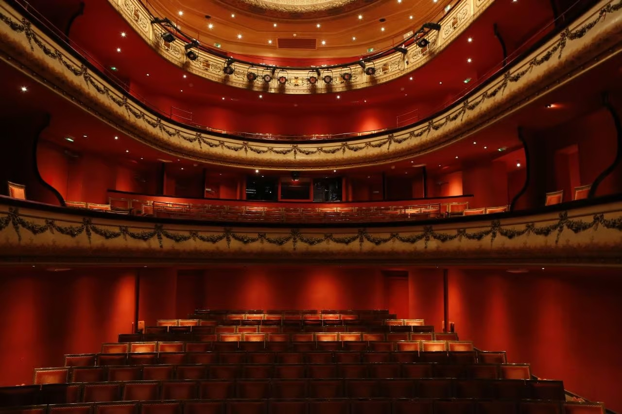 Seulement 9 % des infrastructures culturelles sont spécifiquement dédiées au théâtre Seulement 9 % des infrastructures culturelles sont spécifiquement dédiées au théâtre