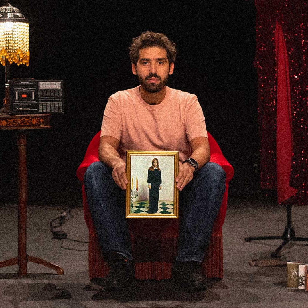 Issam Rachyq-Ahrad, metteur en scène, dramaturge et professeur d’art dramatique franco-marocain, répond à nos questions. Issam Rachyq-Ahrad, metteur en scène, dramaturge et professeur d’art dramatique franco-marocain, répond à nos questions.