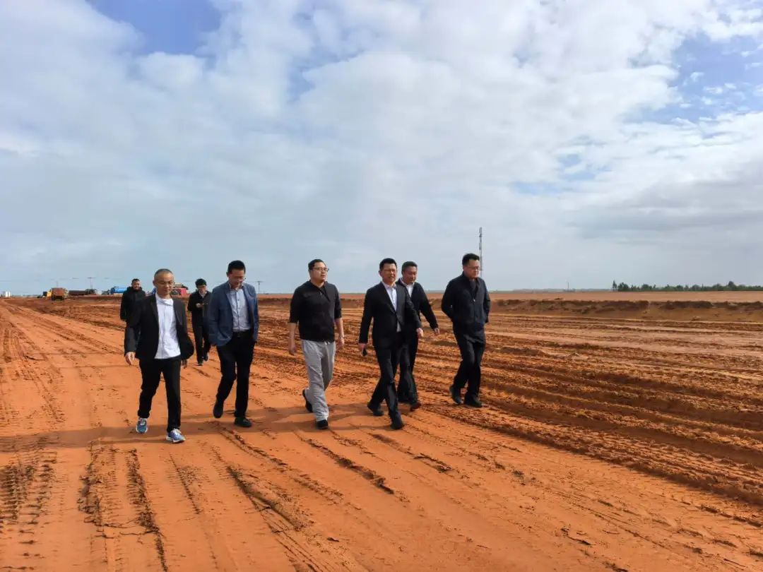Cui Hao en visite au chantier de la Gigafactory Gotion High-Tech