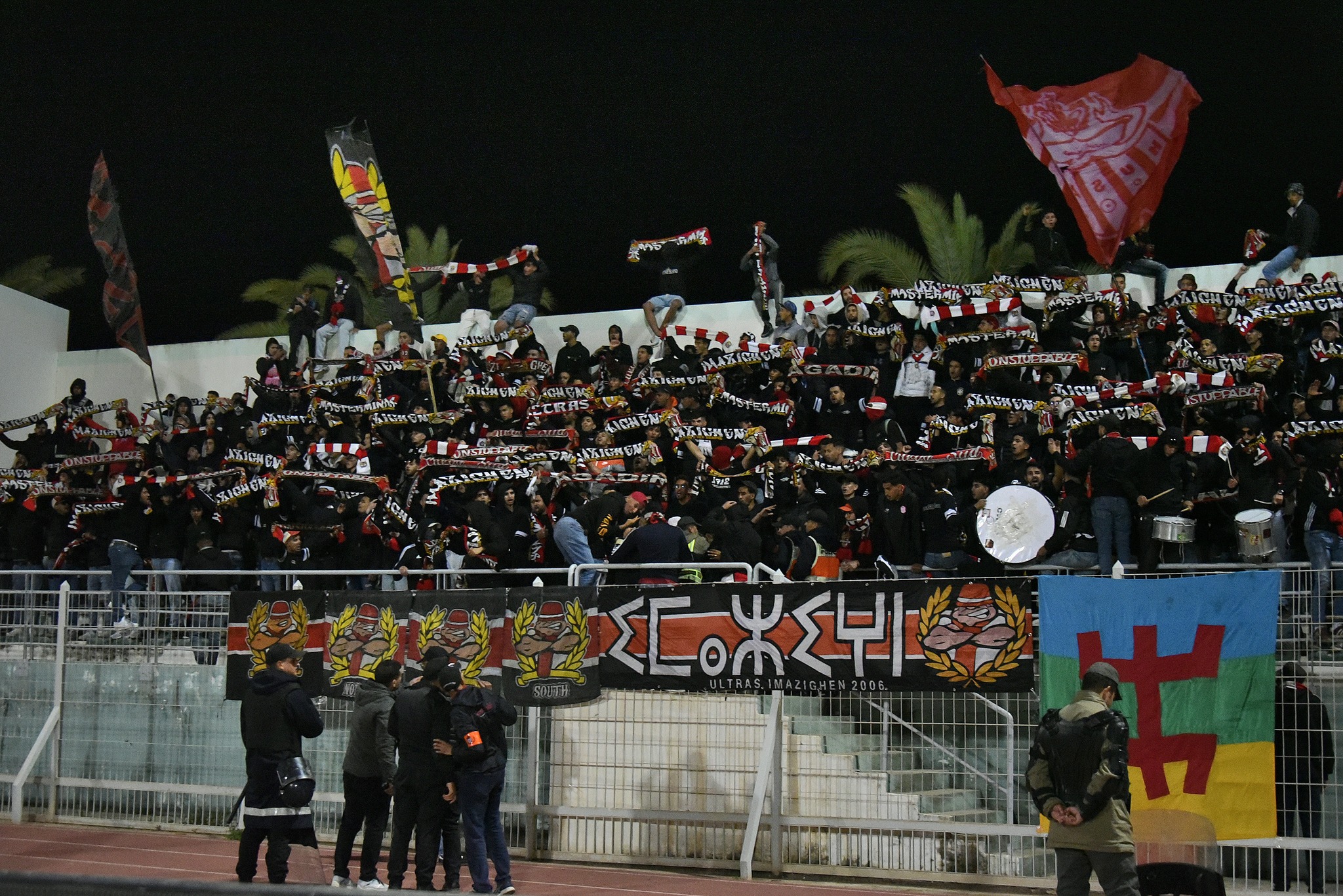 LES SUPPORTERS DU HASSANIA ONT DONNE DE LA VOIX  A KHOURIBGA MAIS PAS LEURS JOUEURS !