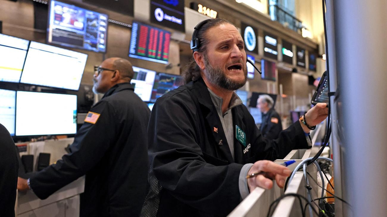 La chute des Bourses, "signal d'alarme" de l'impact des tarifs douaniers américains La chute des Bourses, "signal d'alarme" de l'impact des tarifs douaniers américains