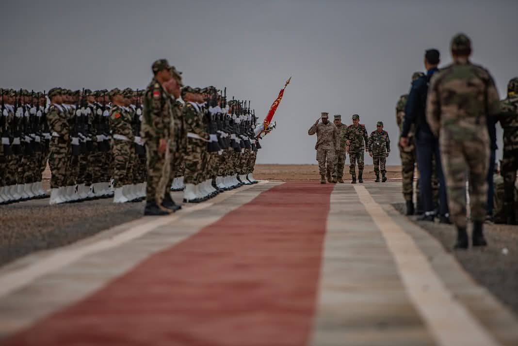L’Inspecteur général des FAR, le général de Corps d’Armées, Mohammed Berrid en compagnie du Général Michael Longley, Chef de l’AFRICOM