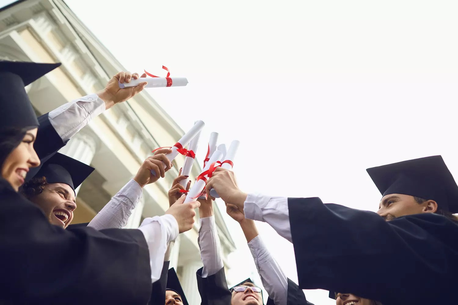 Le gouvernement approuve un décret sur l’organisation des universités et des diplômes