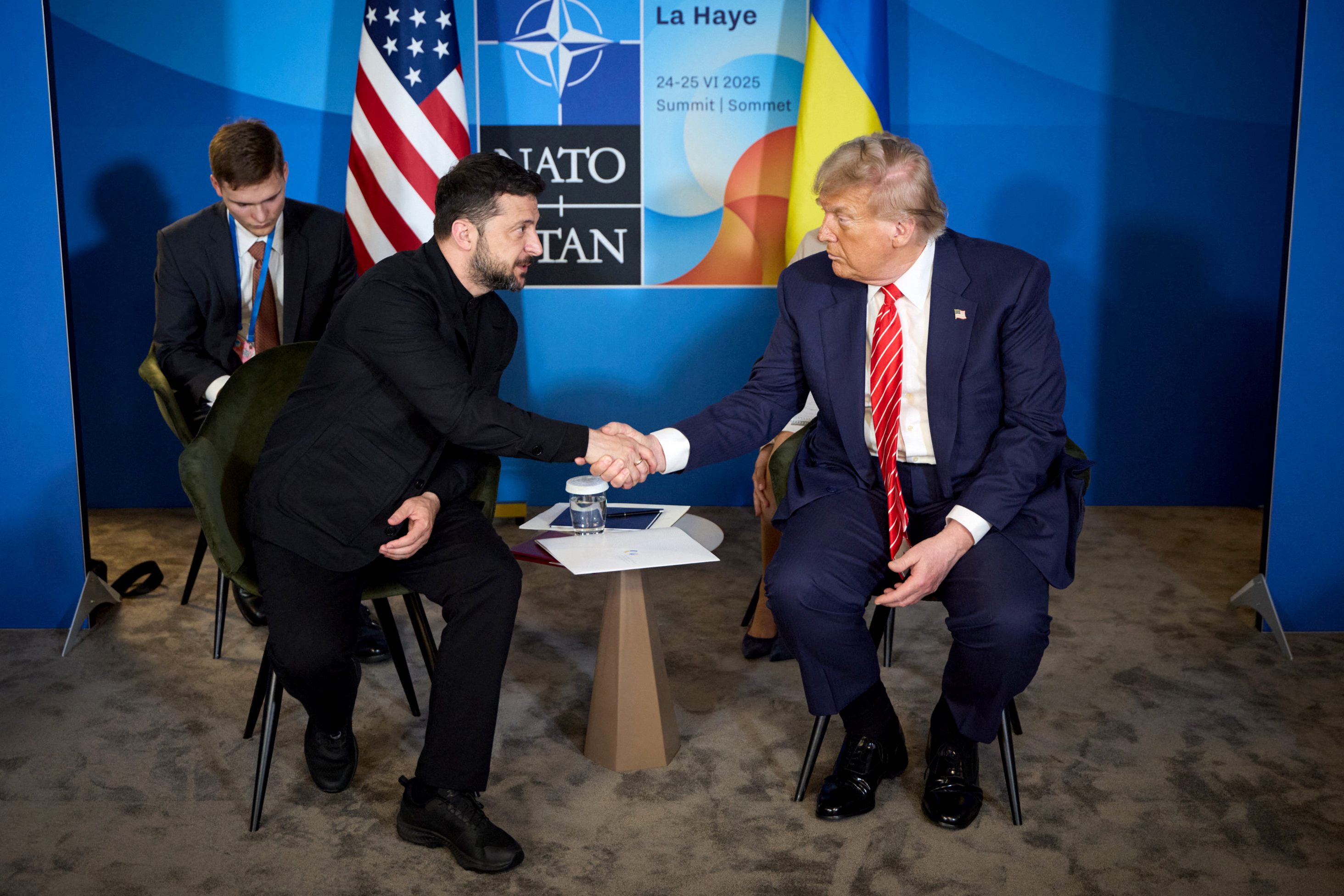 Donald Trump cesse les livraisons d'armes à l'Ukraine, Kiev sous le choc