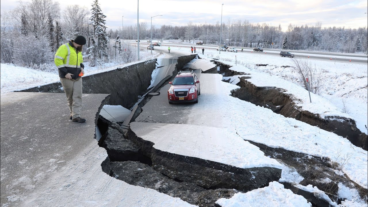 Alerte au tsunami après un séisme au large de l'Alaska