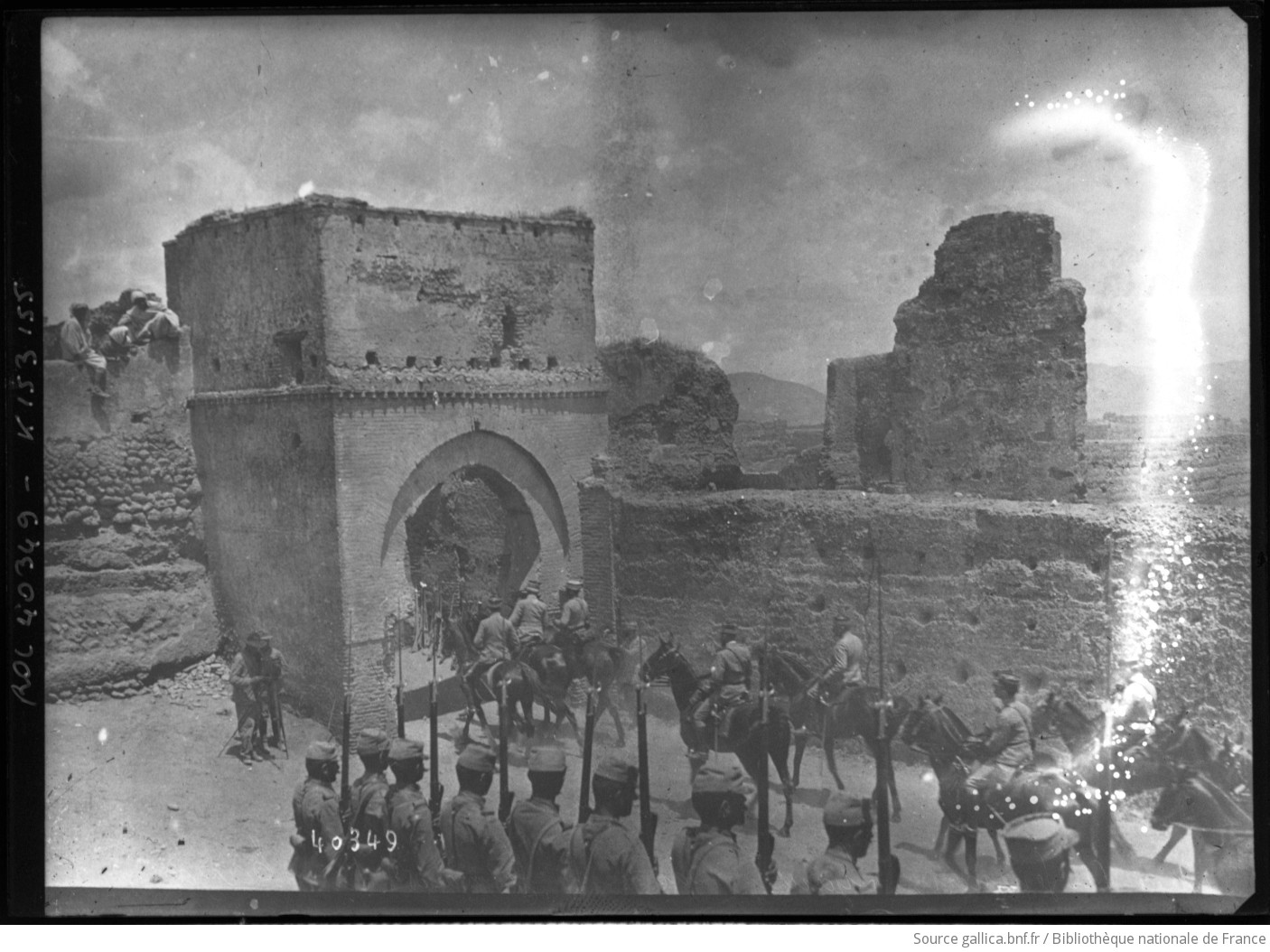 Entrée des généraux Lyautey, Baumgarten et Gouraud à Taza