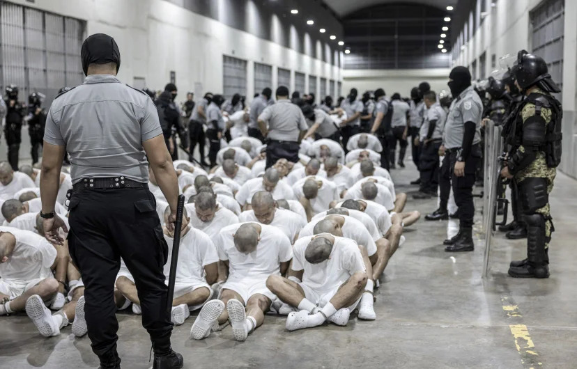 ​États-Unis : HRW dénonce des conditions «déshumanisantes» de détention de migrants