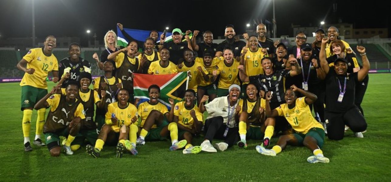 LES BANYANA BANAYNA