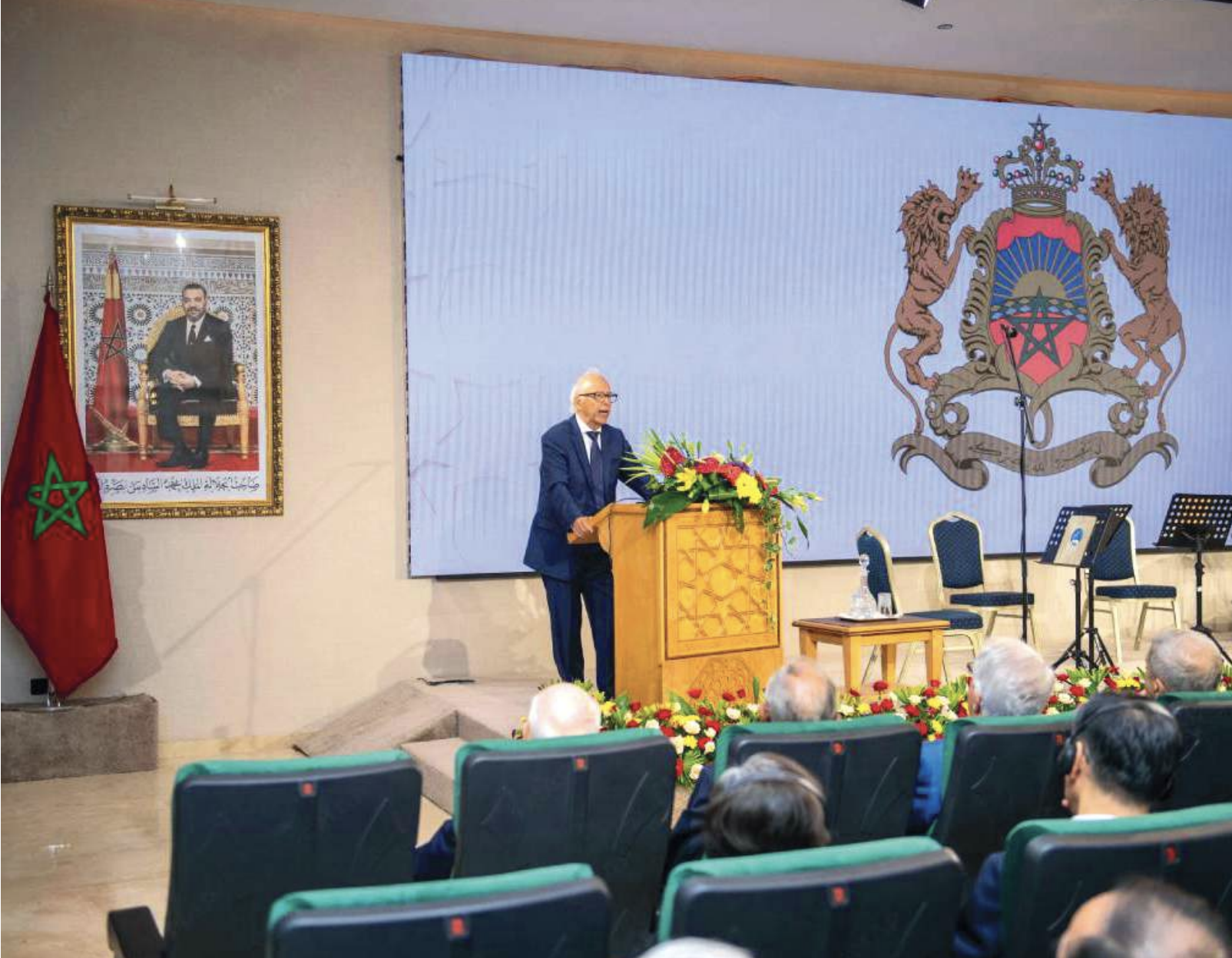 Le Président de l’Institut de Droit International, Mohamed Bennouna, lisant le Message Royal.