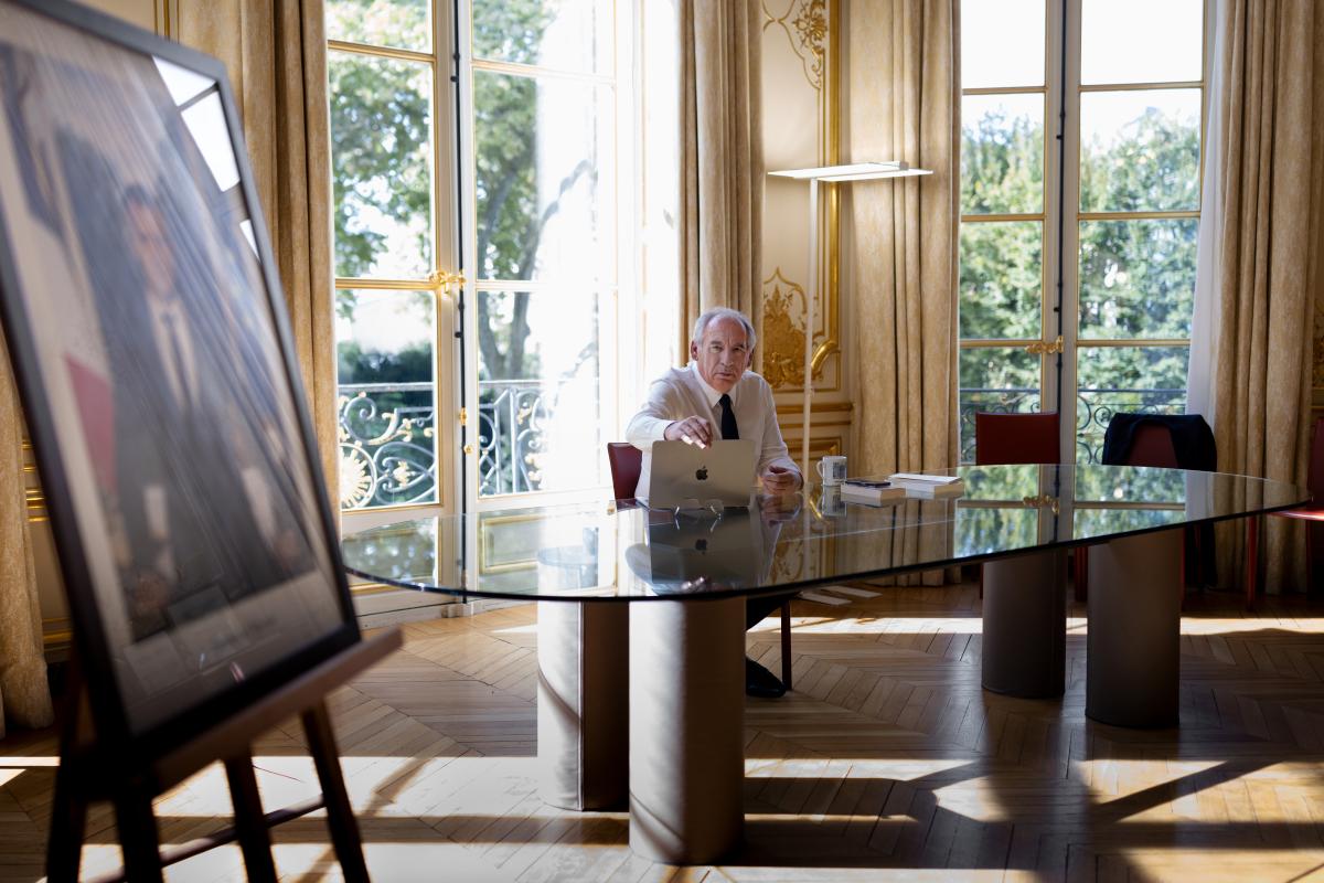 A la veille du naufrage de François Bayrou, la France plonge dans le vide 