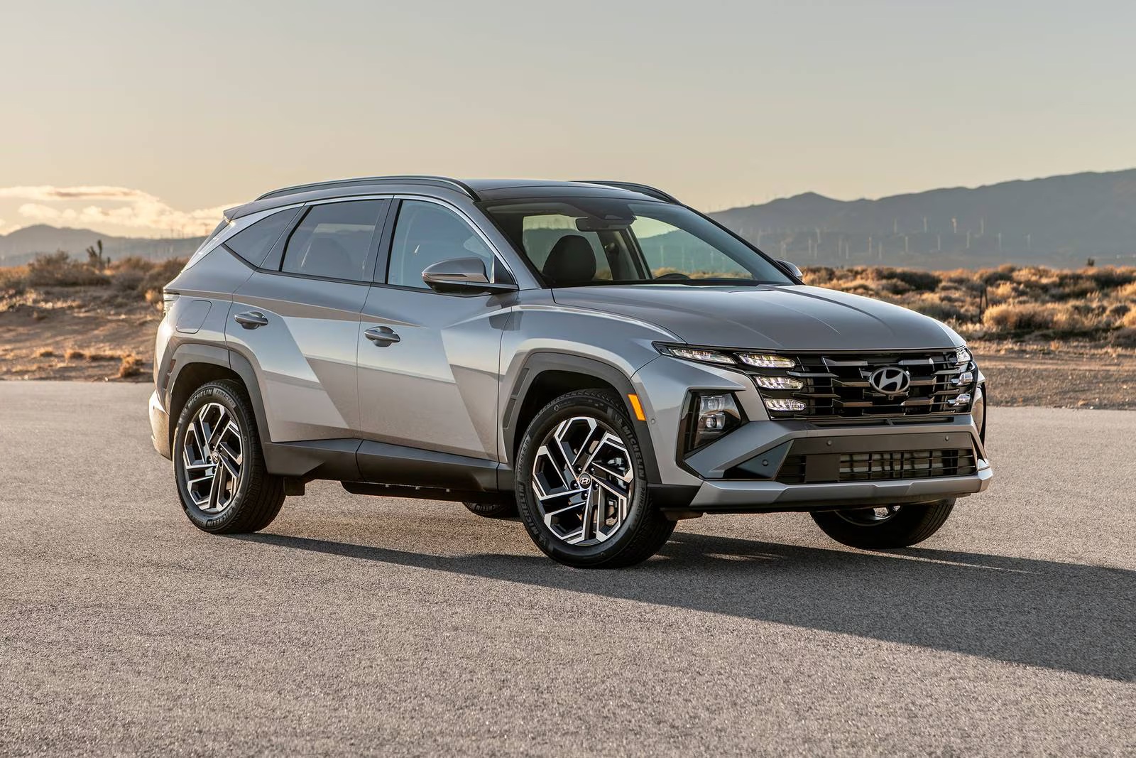 Auto Expo 2025 - Quels sont les SUV hybrides phares du Salon ?