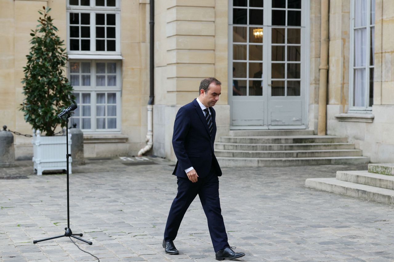 A peine nommé, Sébastien Lecronu démissionne, le plus éphémère Premier ministre de la Vème République