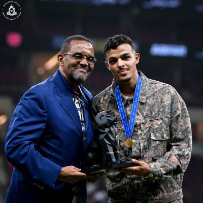 Avant FAR–Horoya : les Lionceaux « militaires » champions du monde U20 célébrés aux côtés de la légende Mohamed Timoumi Avant FAR–Horoya : les Lionceaux « militaires » champions du monde U20 célébrés aux côtés de la légende Mohamed Timoumi