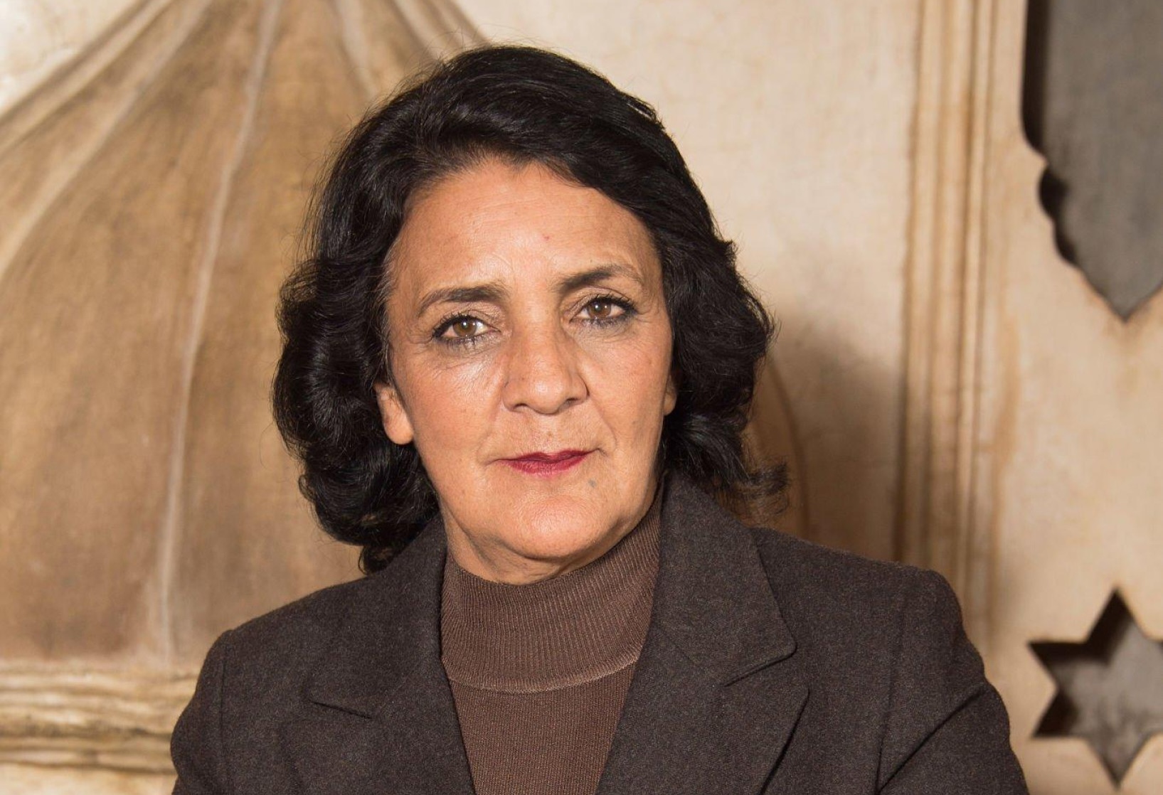 Raouia est dans l’ample qu’elle magnifie avec un doigté caressant. / Crédits image : Stephane Cardinale