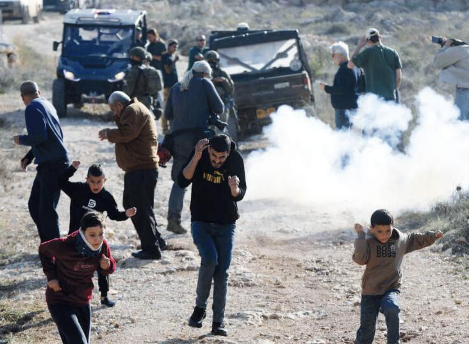 Des Palestiniens blessés lors d’affrontements avec des colons israéliens en Cisjordanie.