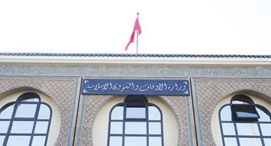 CAN 2025: Le président de la CAF en visites solidaires à Rabat