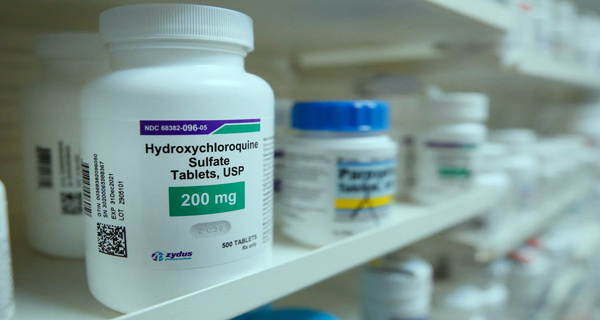 COVID-19 : Le traitement à l’hydroxychloroquine et l’azithromycine augmenterait le risque de mortalité